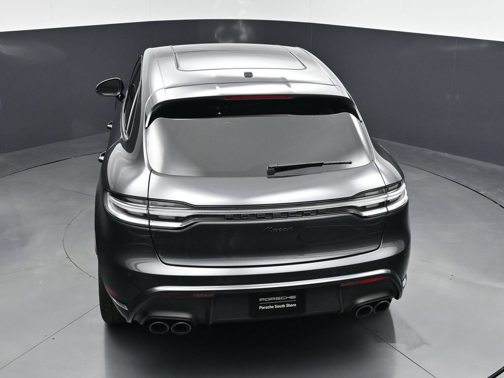Certified 2025 Porsche Macan AWD/4WD image 19