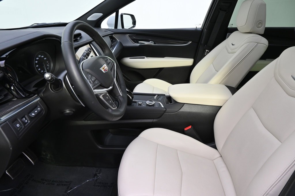 New 2025 Cadillac XT5 Sportv w/ Technology Package image 13