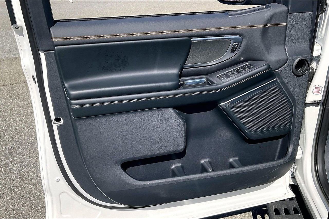 Used 2025 Ford Expedition Tremor image 29