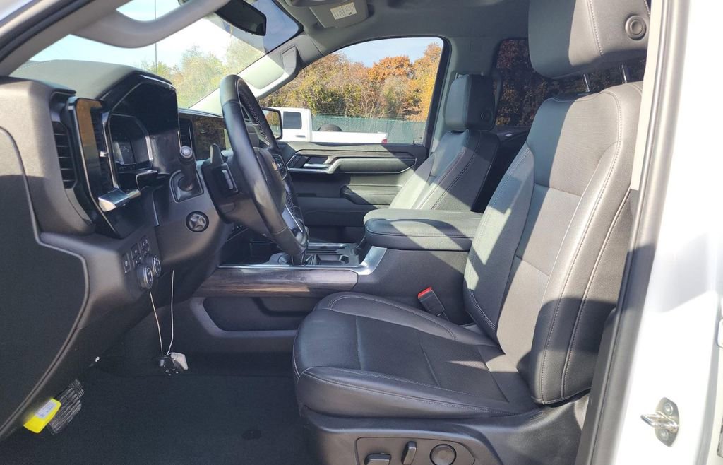 Used 2023 Chevrolet Silverado 1500 LTZ image 5