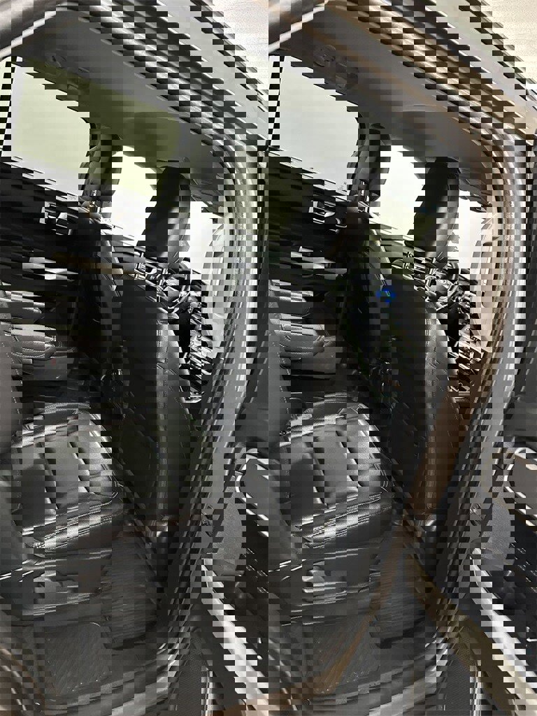 Used 2021 Ford Explorer XLT w/ Equipment Group 202A image 33