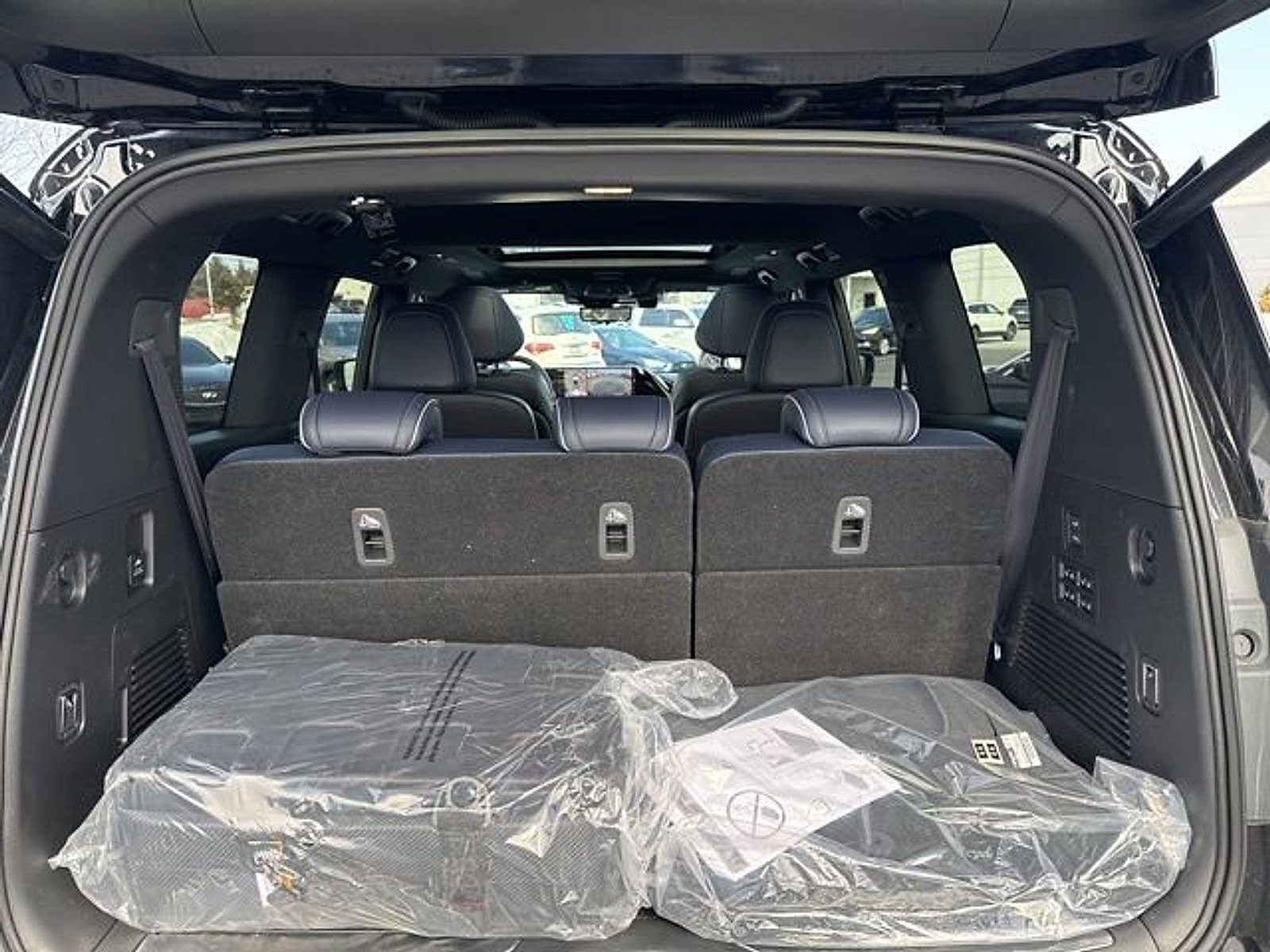 Certified 2026 INFINITI QX80 4WD w/ Sport Exterior Package image 21