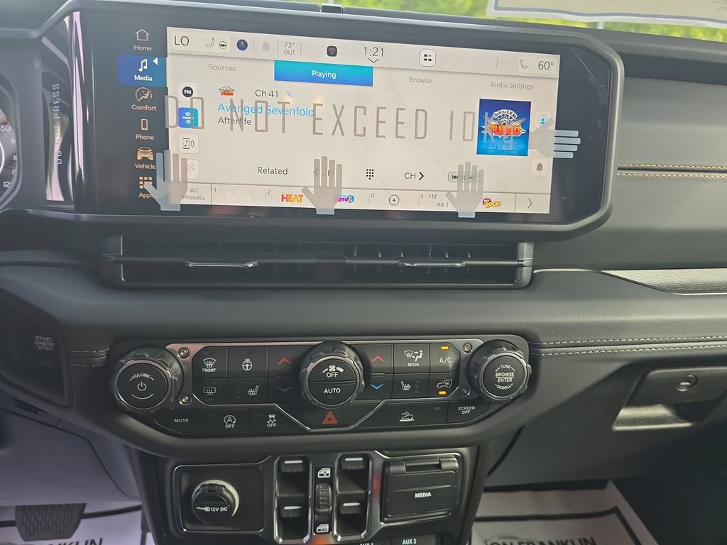 New 2026 Jeep Gladiator Sport AWD/4WD image 18
