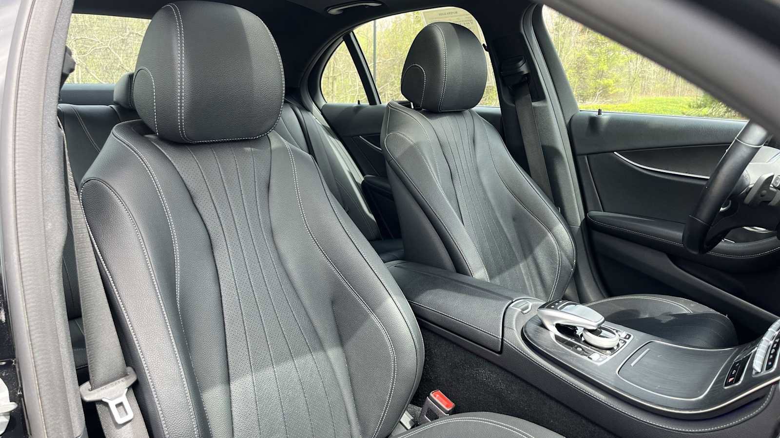 Certified 2019 Mercedes-Benz E 300 4MATIC image 37