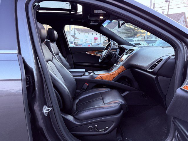 Used 2019 Lincoln Nautilus Reserve w/ Driver Assistance Package image 15