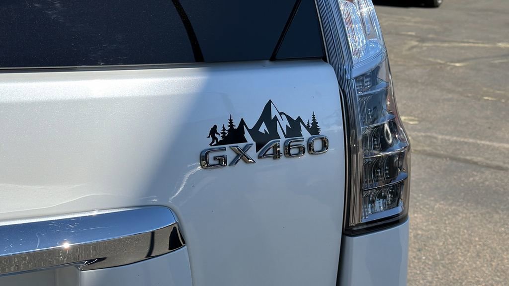 Used 2017 Lexus GX 460 Premium w/ Premium Package image 11