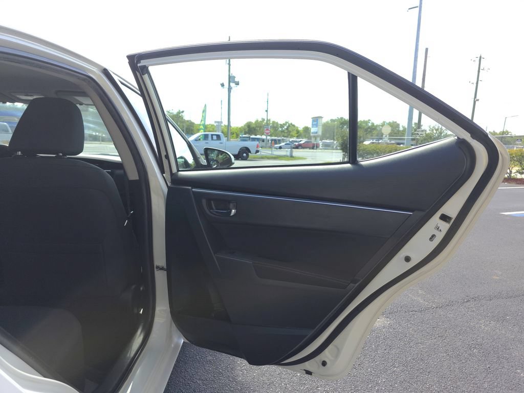 Used 2019 Toyota Corolla LE FWD image 11