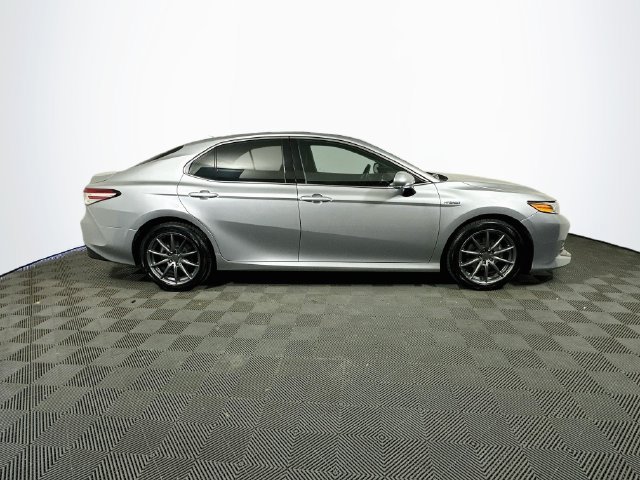 Certified 2020 Toyota Camry XLE FWD image 9