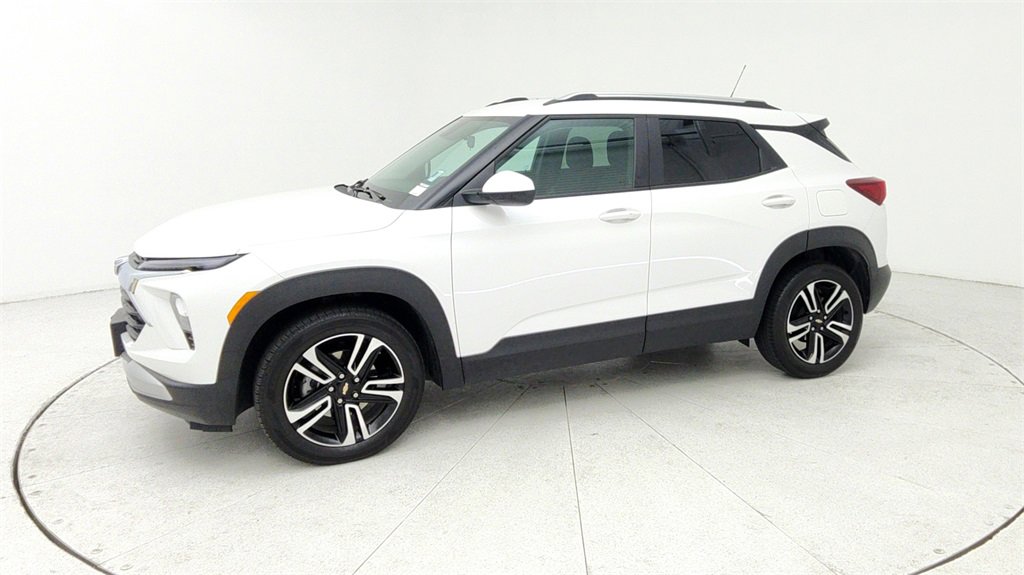 Certified 2024 Chevrolet TrailBlazer LT w/ Driver Confidence Package image 5