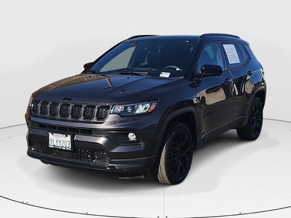 Used 2023 Jeep Compass Latitude w/ Sun and Sound Group AWD/4WD image 7