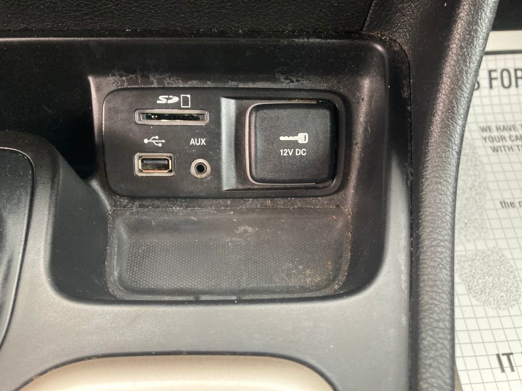 Used 2017 Jeep Cherokee Latitude image 25