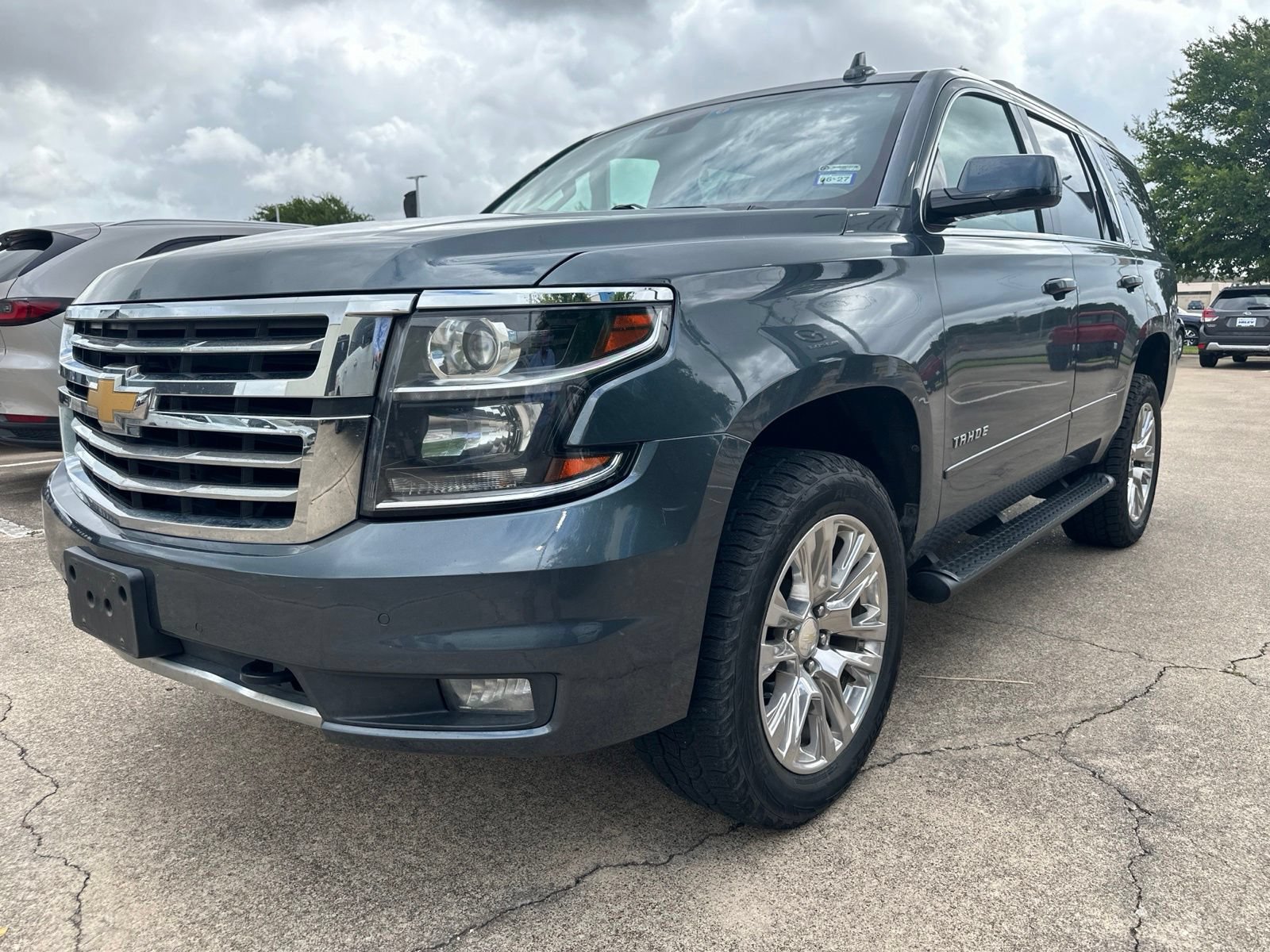 Used 2020 Chevrolet Tahoe LT w/ Luxury Package AWD/4WD image 4