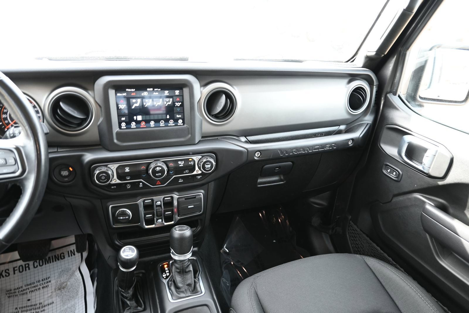 Used 2022 Jeep Wrangler Unlimited Sport image 17
