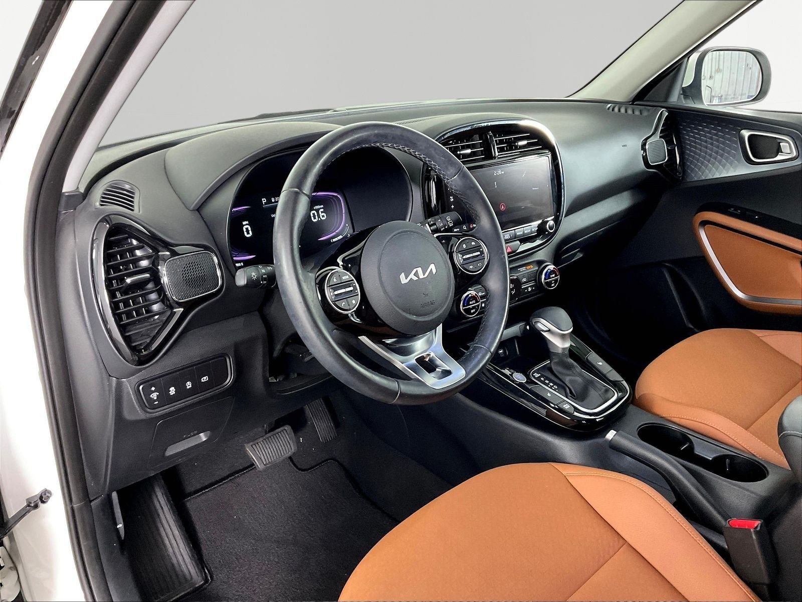 Used 2024 Kia Soul EX w/ Option Group 015 FWD image 17