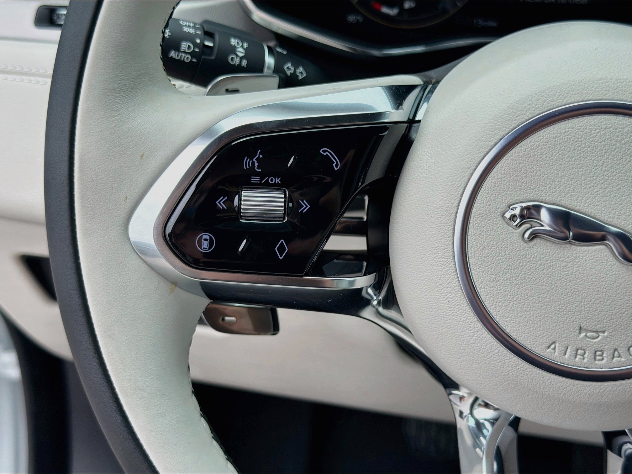 New 2026 Jaguar F-PACE R-Dynamic S AWD/4WD image 38
