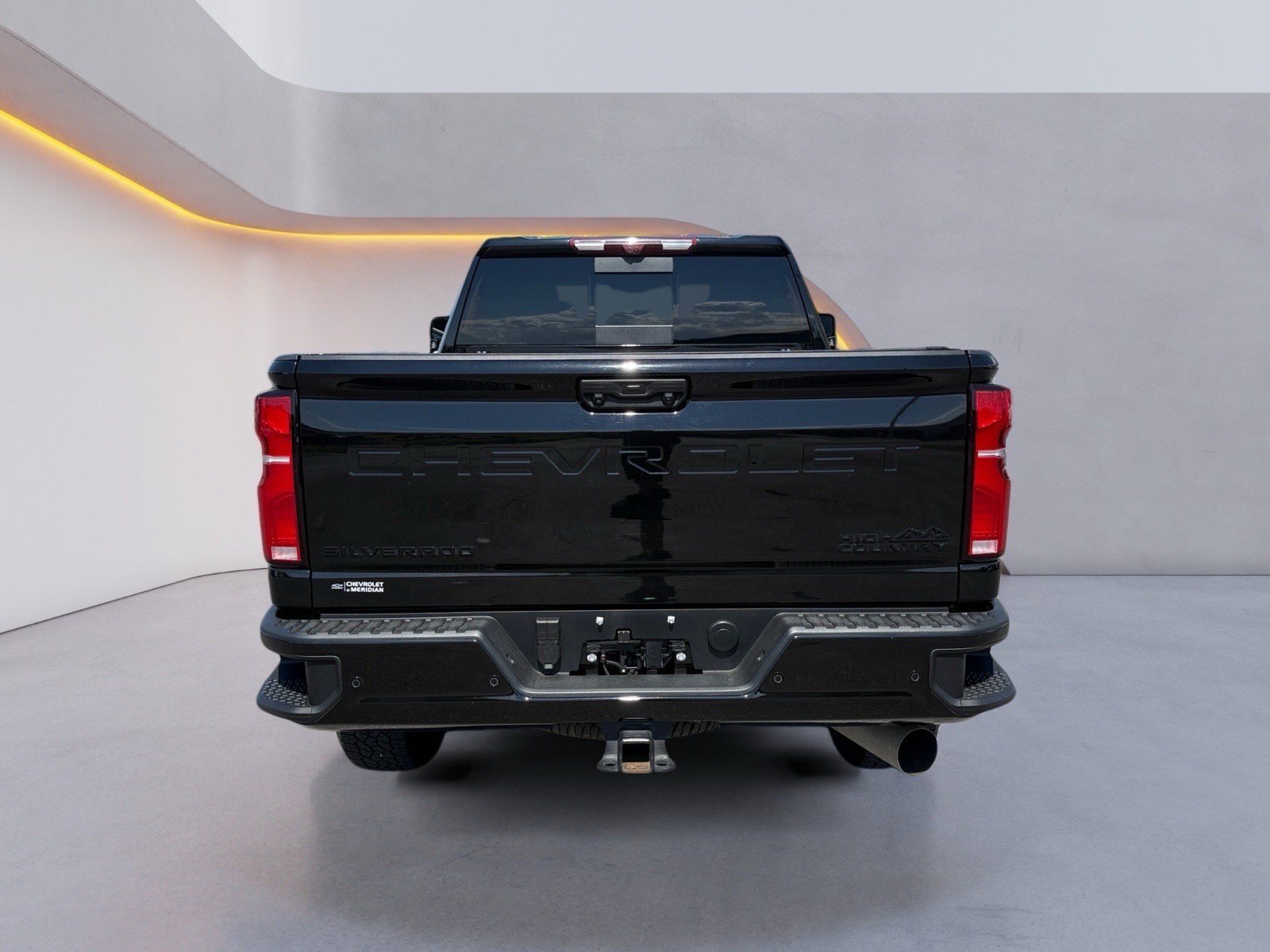 Used 2025 Chevrolet Silverado 2500 High Country w/ Midnight Edition AWD/4WD image 4