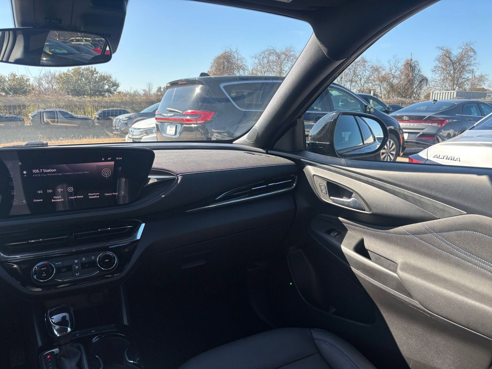 Used 2025 Buick Envista Sport Touring image 34