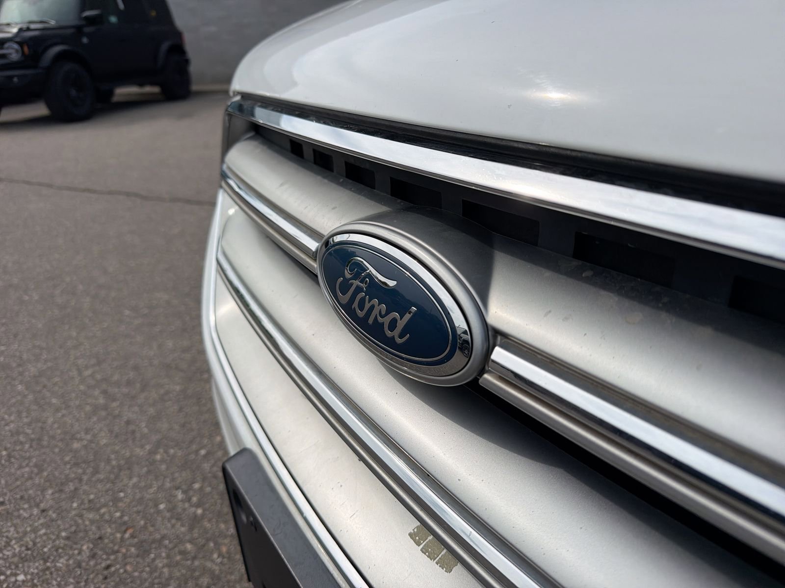 Used 2017 Ford Escape SE w/ Equipment Group 201A FWD image 13
