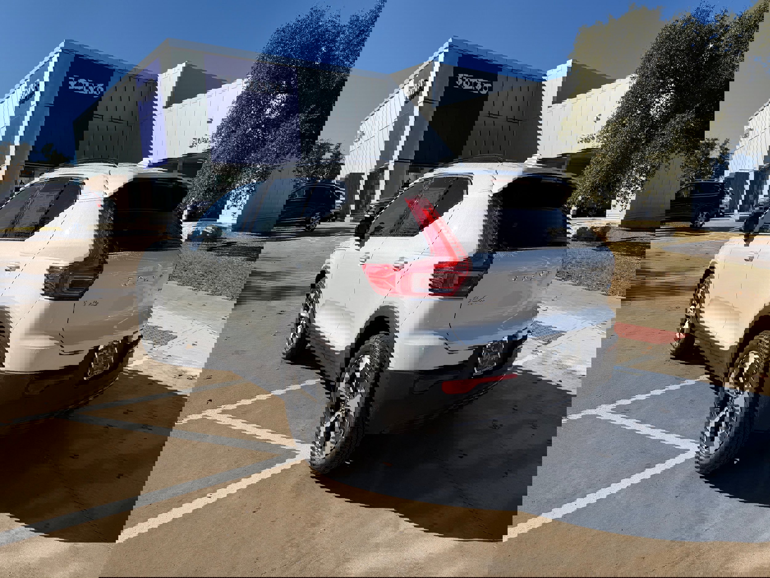 New 2026 Volvo XC40 B5 Plus w/ Protection Package Premier image 4