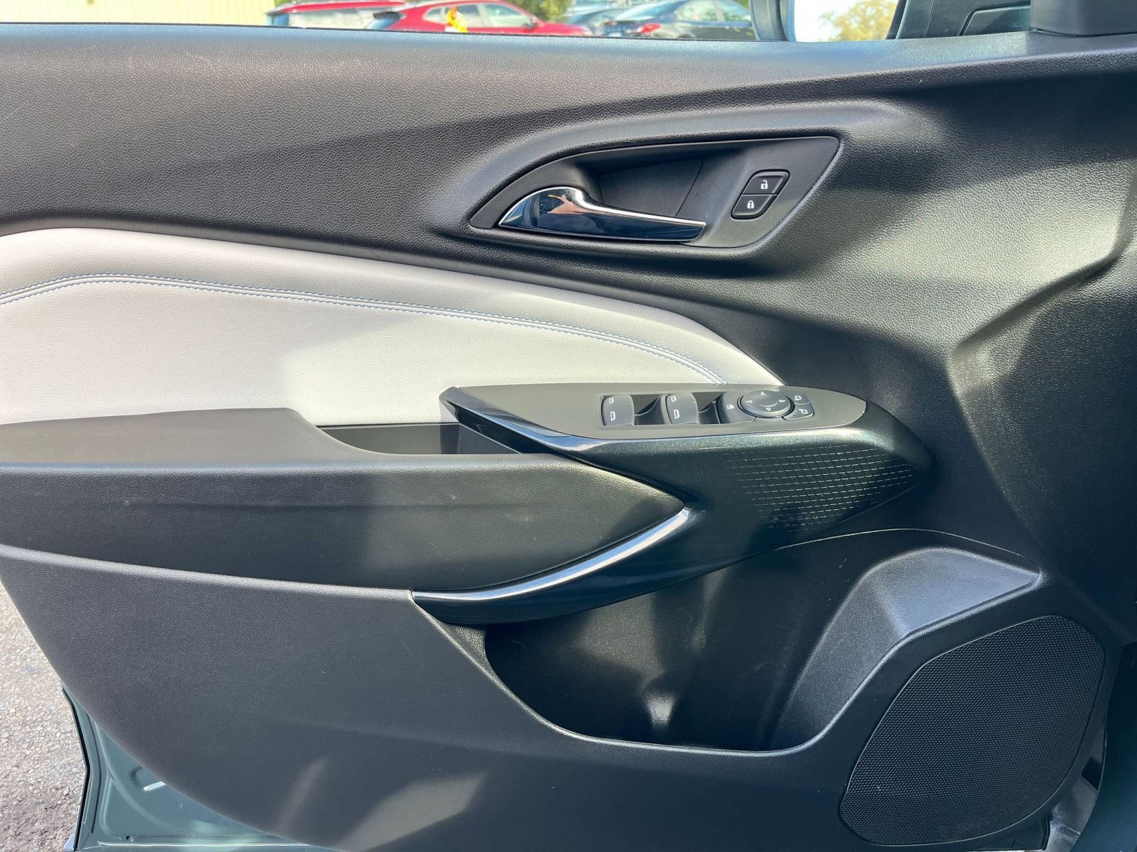 Used 2025 Chevrolet Trax LT image 20