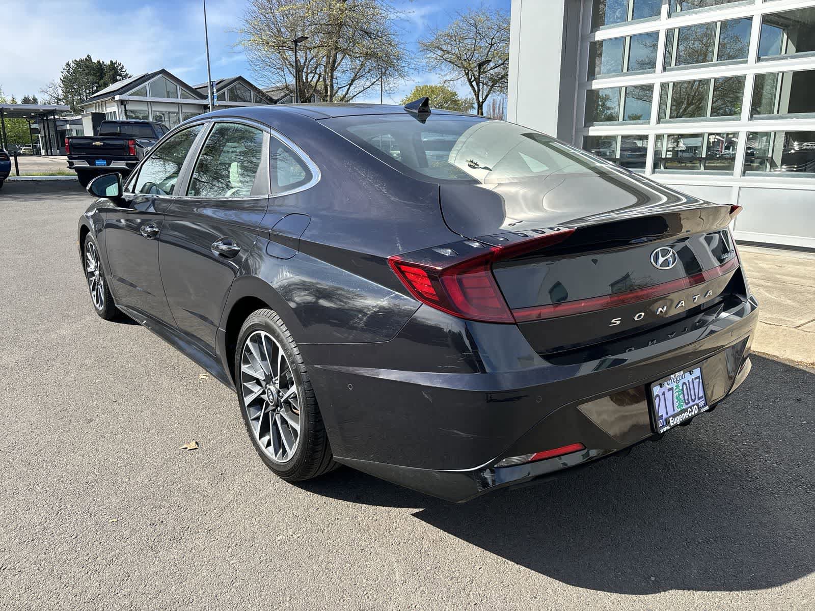 Used 2023 Hyundai Sonata Limited FWD image 3