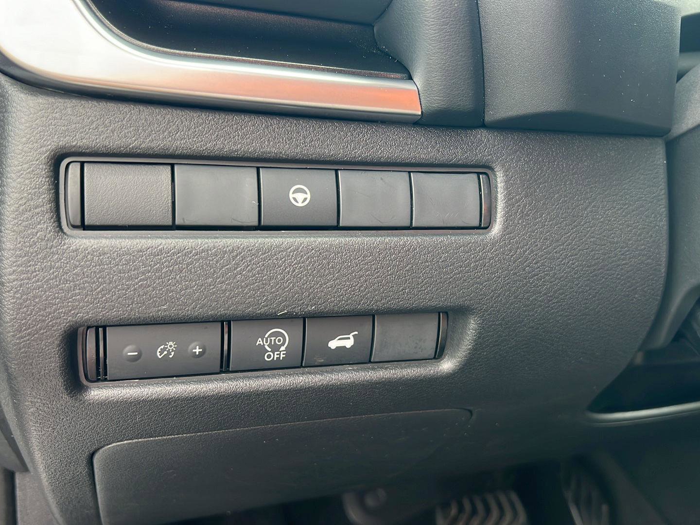 Used 2024 Nissan Rogue SV image 19