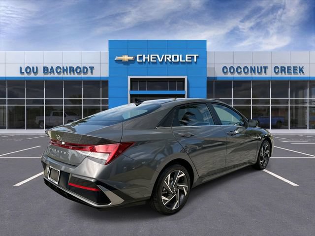 Used 2025 Hyundai Elantra SEL FWD image 8
