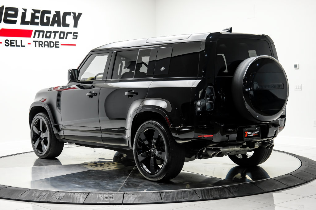 Used 2024 Land Rover Defender 110 V8 AWD/4WD image 12