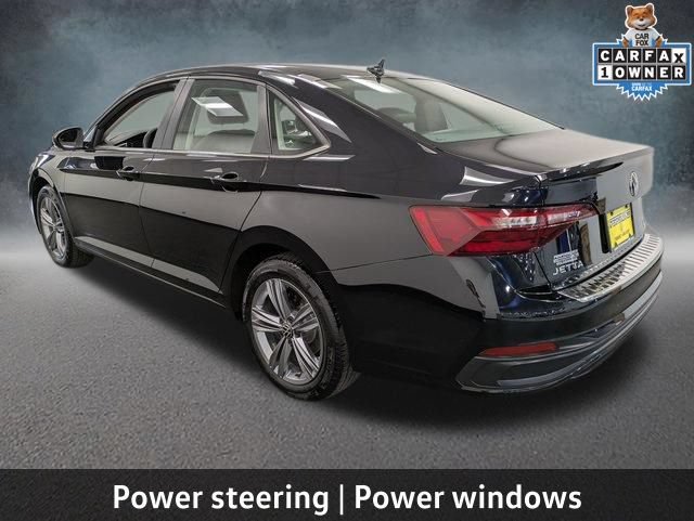 Used 2024 Volkswagen Jetta SE w/ Panoramic Sunroof Package FWD image 7