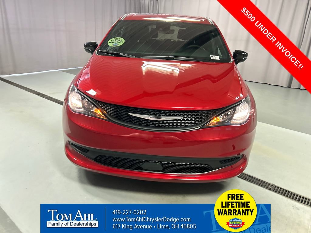 New 2026 Chrysler Voyager LX image 2