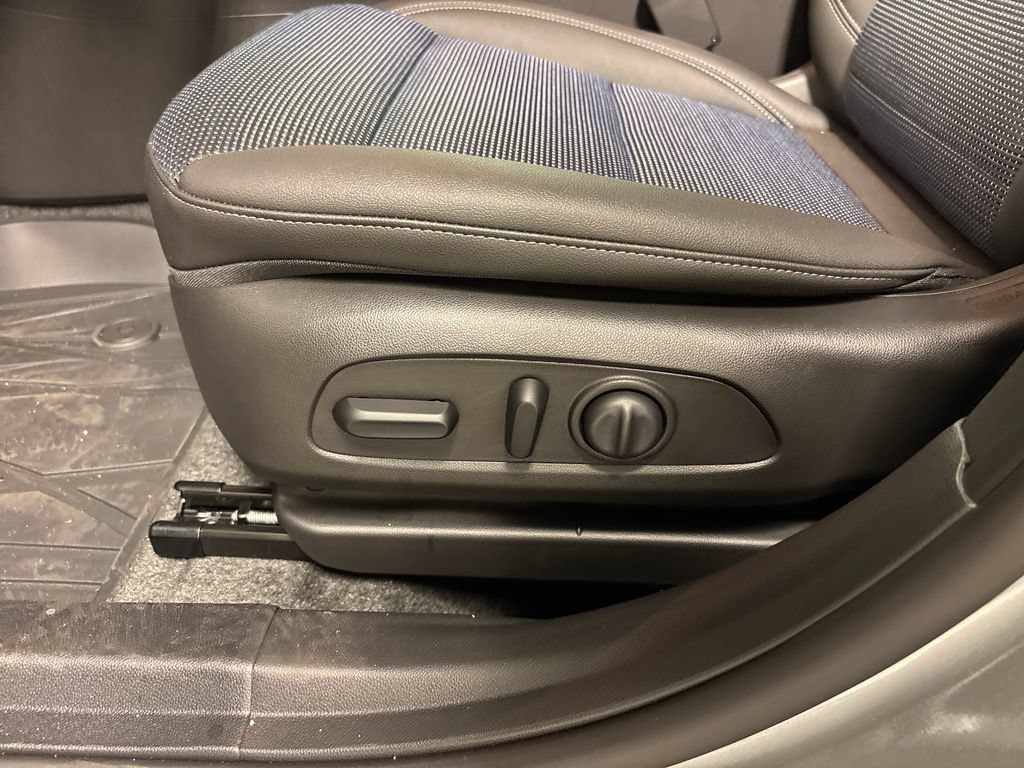New 2026 Buick Envista Sport Touring w/ Convenience I Package FWD image 23