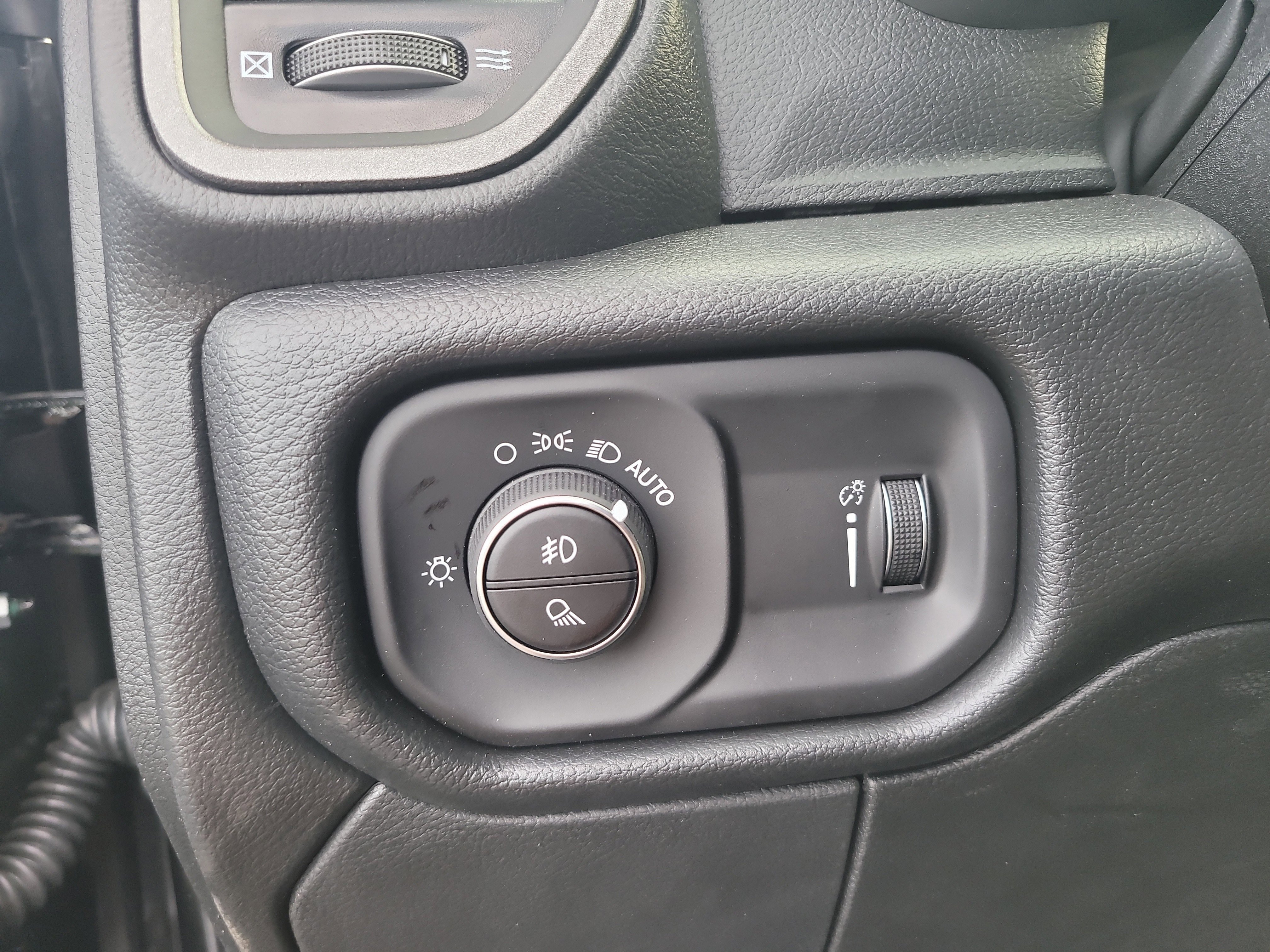 New 2026 RAM 2500 Warlock AWD/4WD image 21