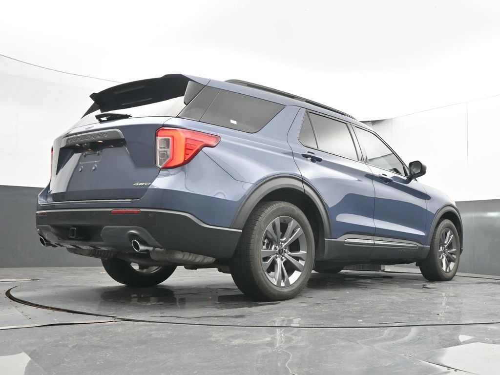 Used 2021 Ford Explorer XLT w/ Equipment Group 202A AWD/4WD image 33