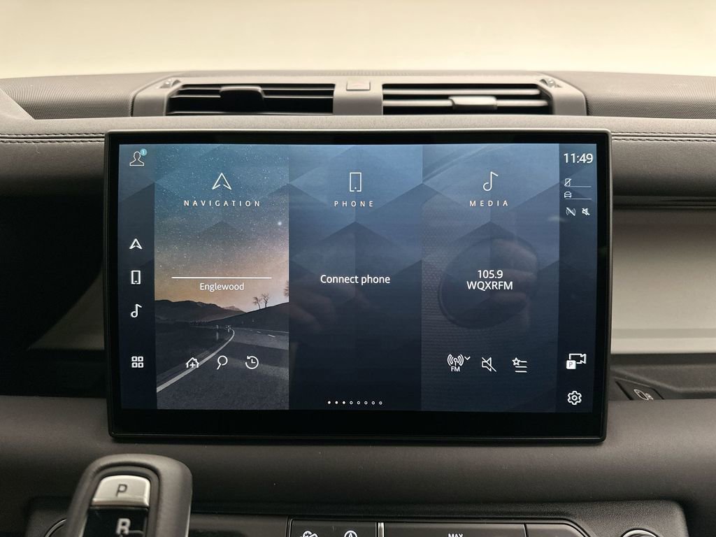 Certified 2025 Land Rover Defender 90 S AWD/4WD image 10