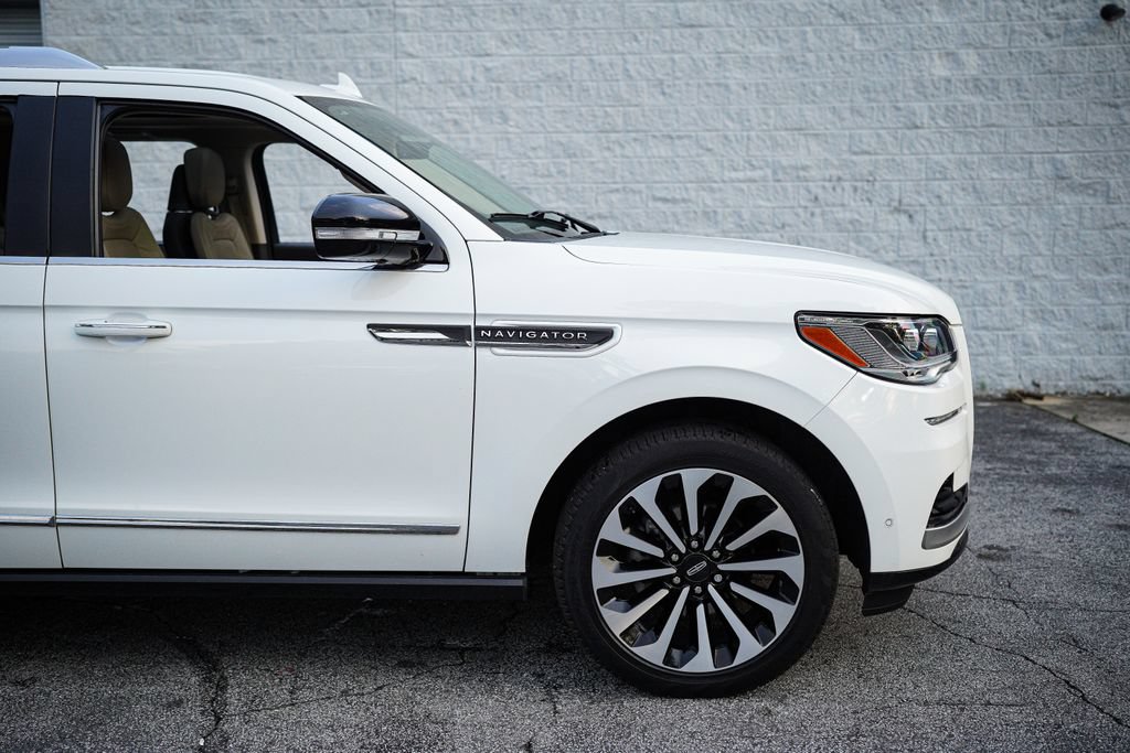 Used 2023 Lincoln Navigator L Reserve AWD/4WD image 16