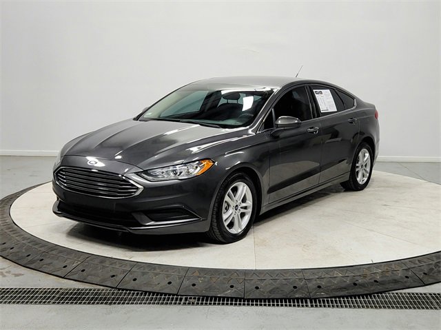 Used 2018 Ford Fusion SE image 3