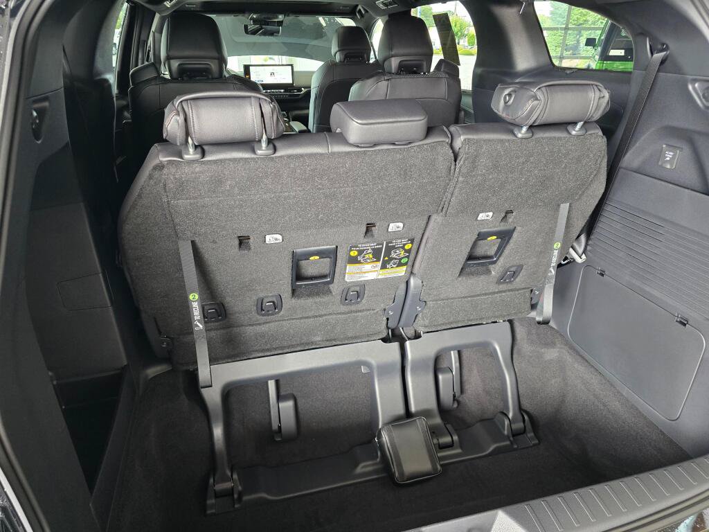New 2026 Toyota Sienna Platinum AWD/4WD image 16