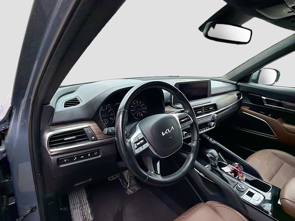 Used 2022 Kia Telluride SX w/ SX Prestige Package image 9