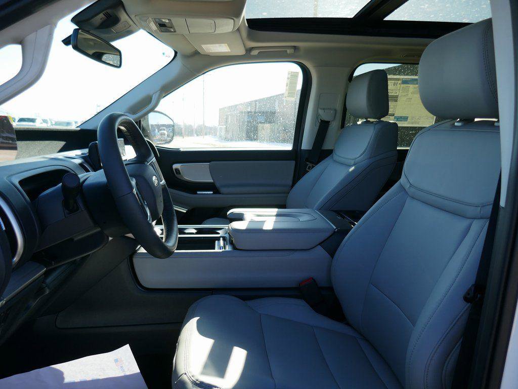 New 2026 Ford Expedition Active image 13