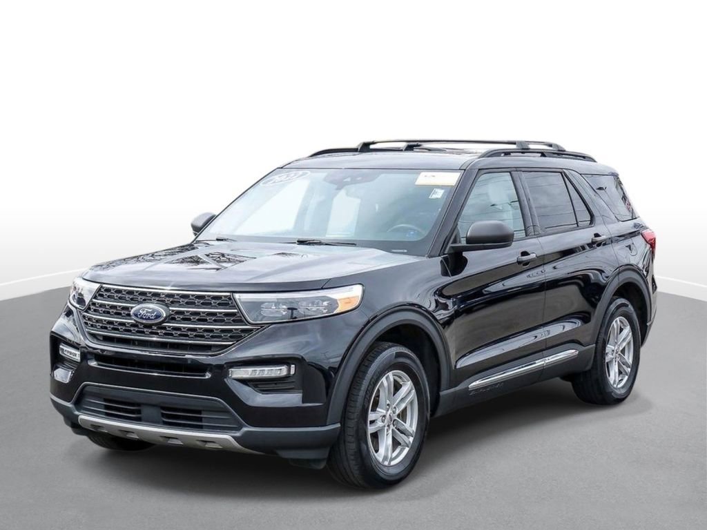 Certified 2022 Ford Explorer XLT w/ Equipment Group 202A AWD/4WD image 4