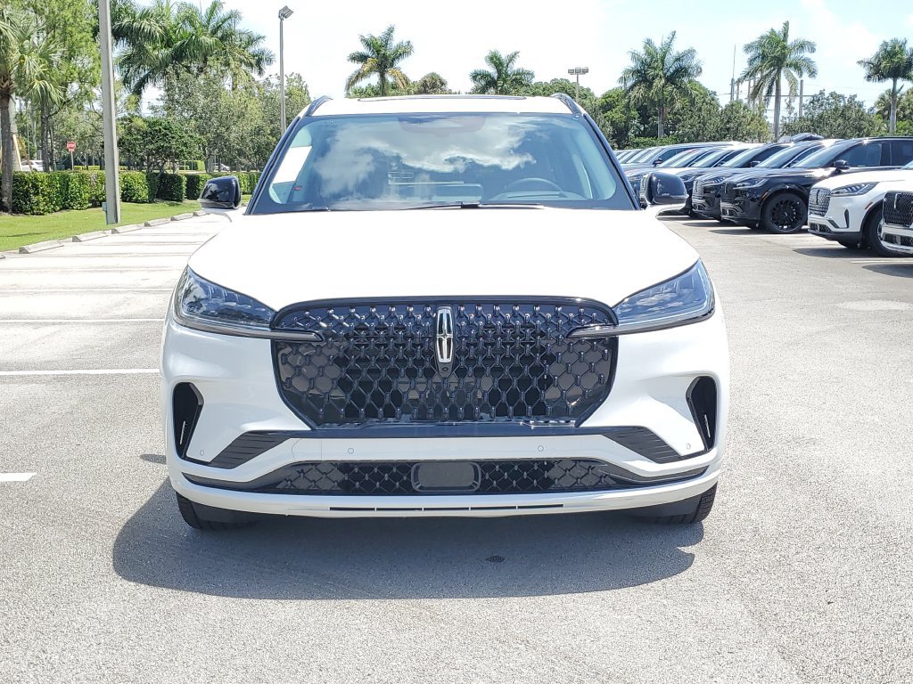 New 2026 Lincoln Aviator 2WD image 2