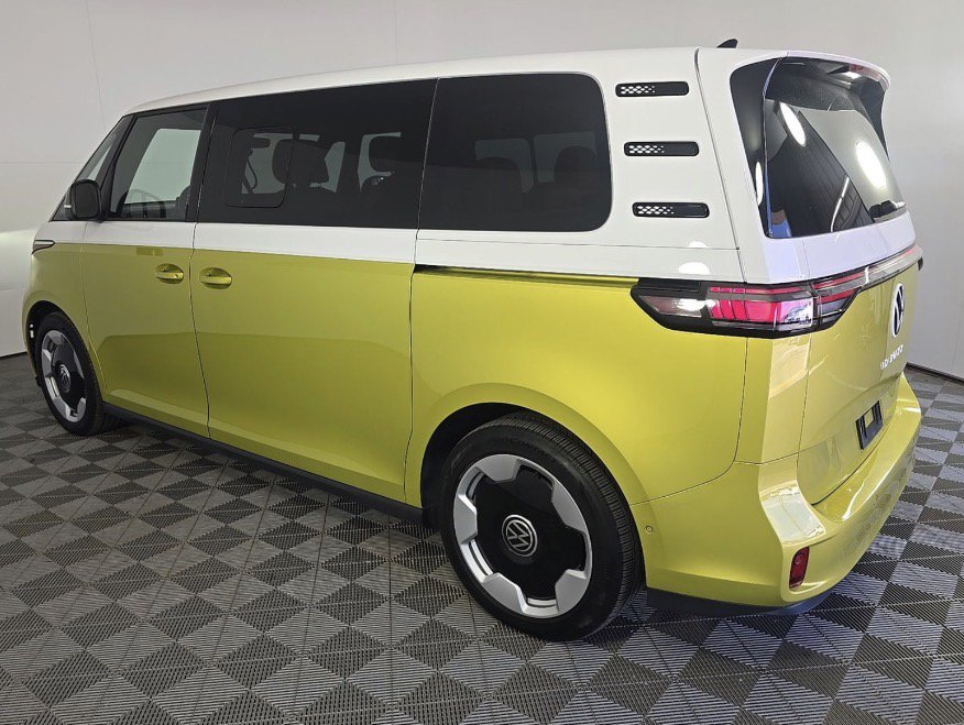 Used 2025 Volkswagen ID. Buzz Pro S Plus RWD image 6