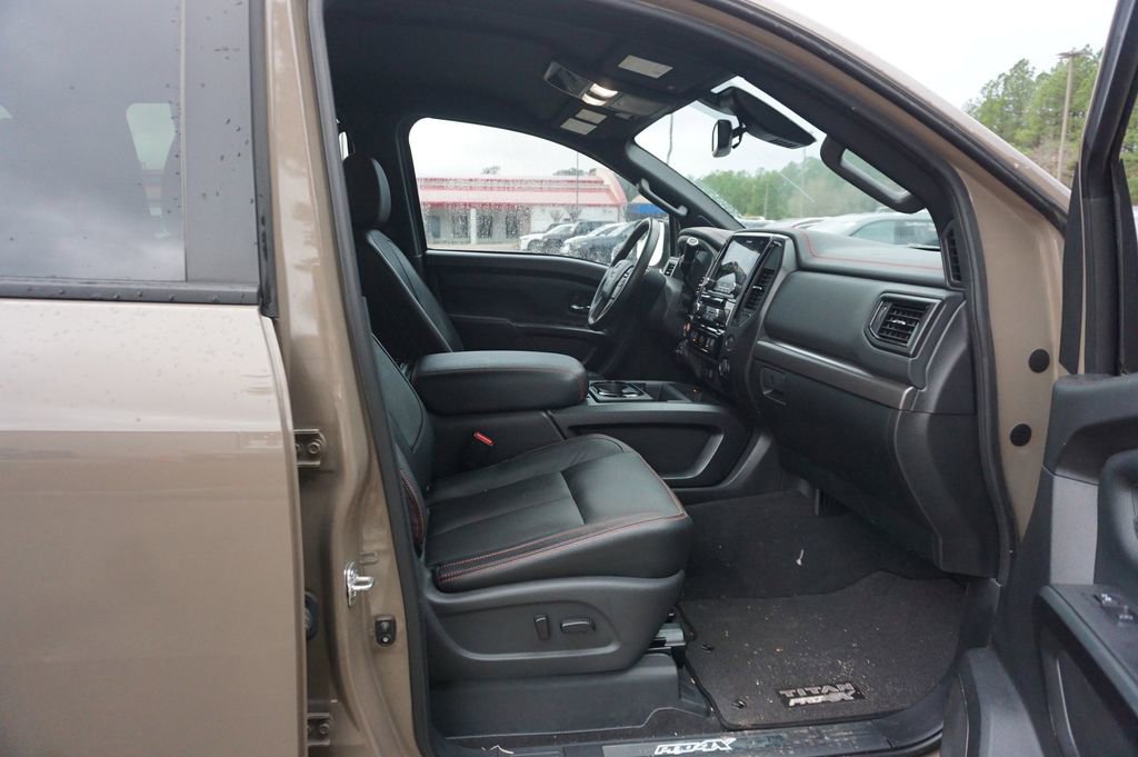 Used 2021 Nissan Titan PRO-4X w/ Pro-4x Convenience Package image 17