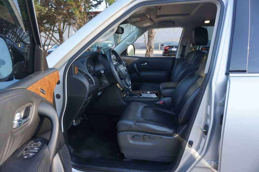 Used 2023 Nissan Armada SL w/ Captain's Chairs Package image 2