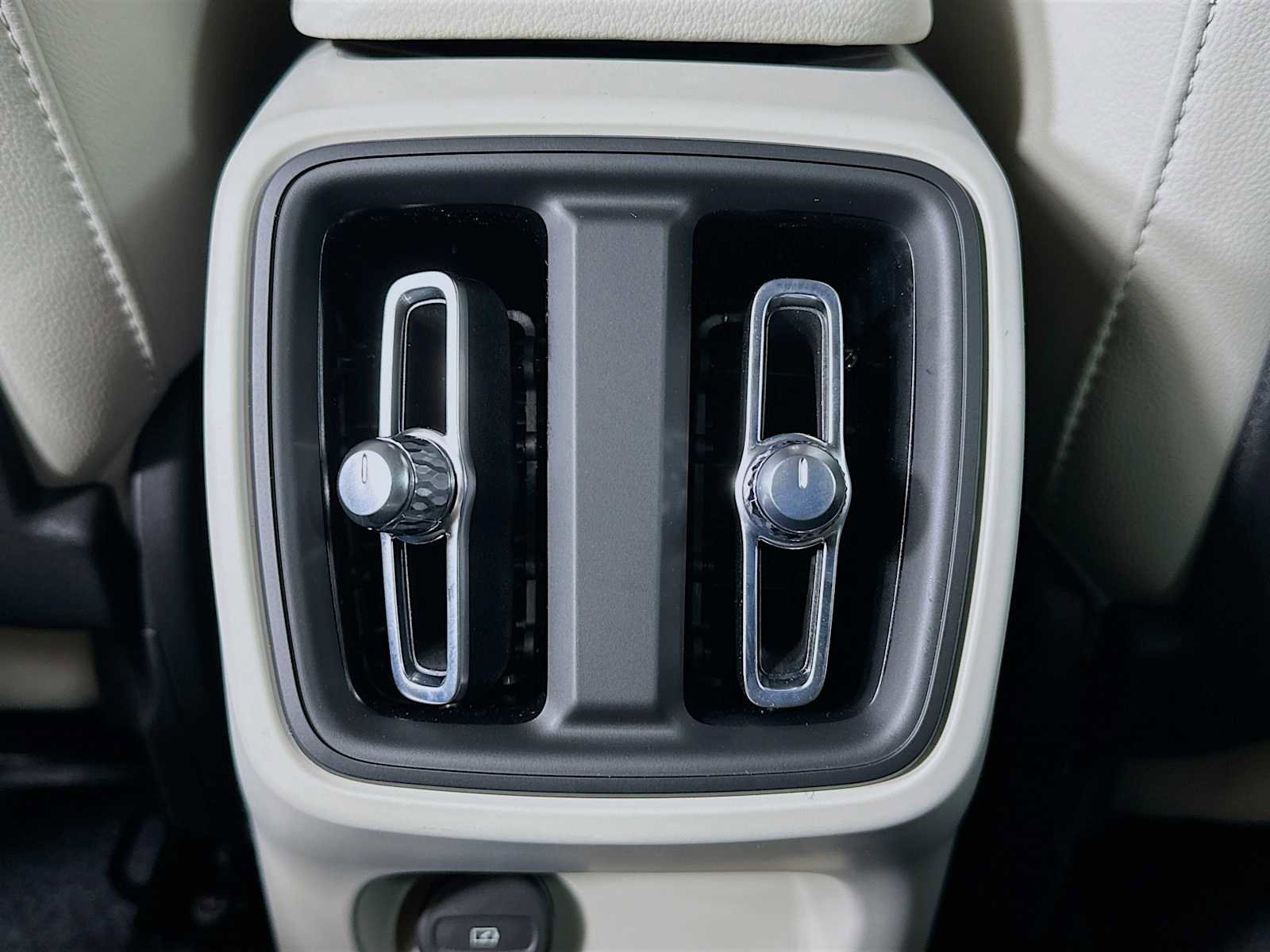 New 2026 Volvo XC40 B4 Plus w/ Protection Package image 24