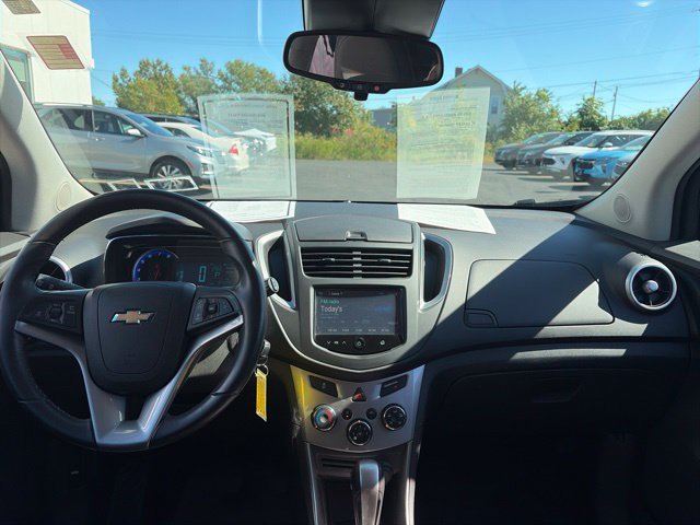 Used 2016 Chevrolet Trax LT w/ LT Convenience Package FWD image 13