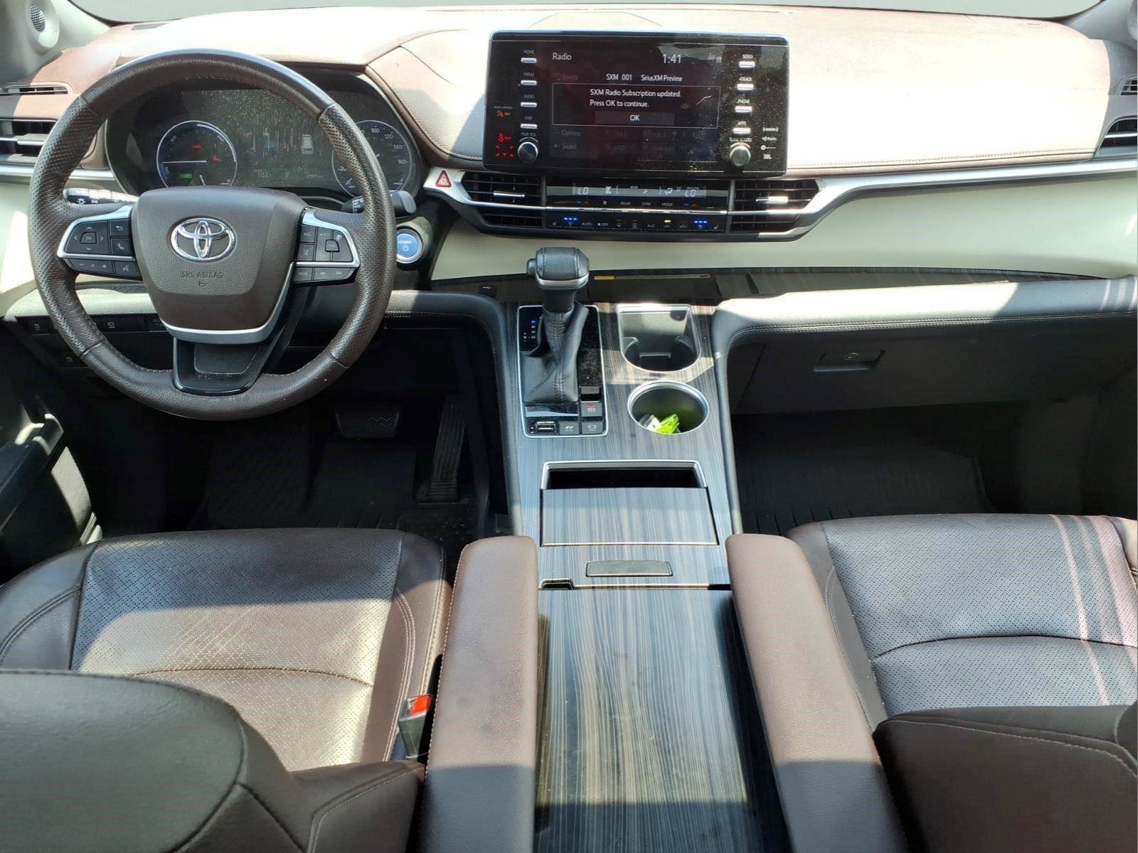 Used 2022 Toyota Sienna Platinum FWD image 9