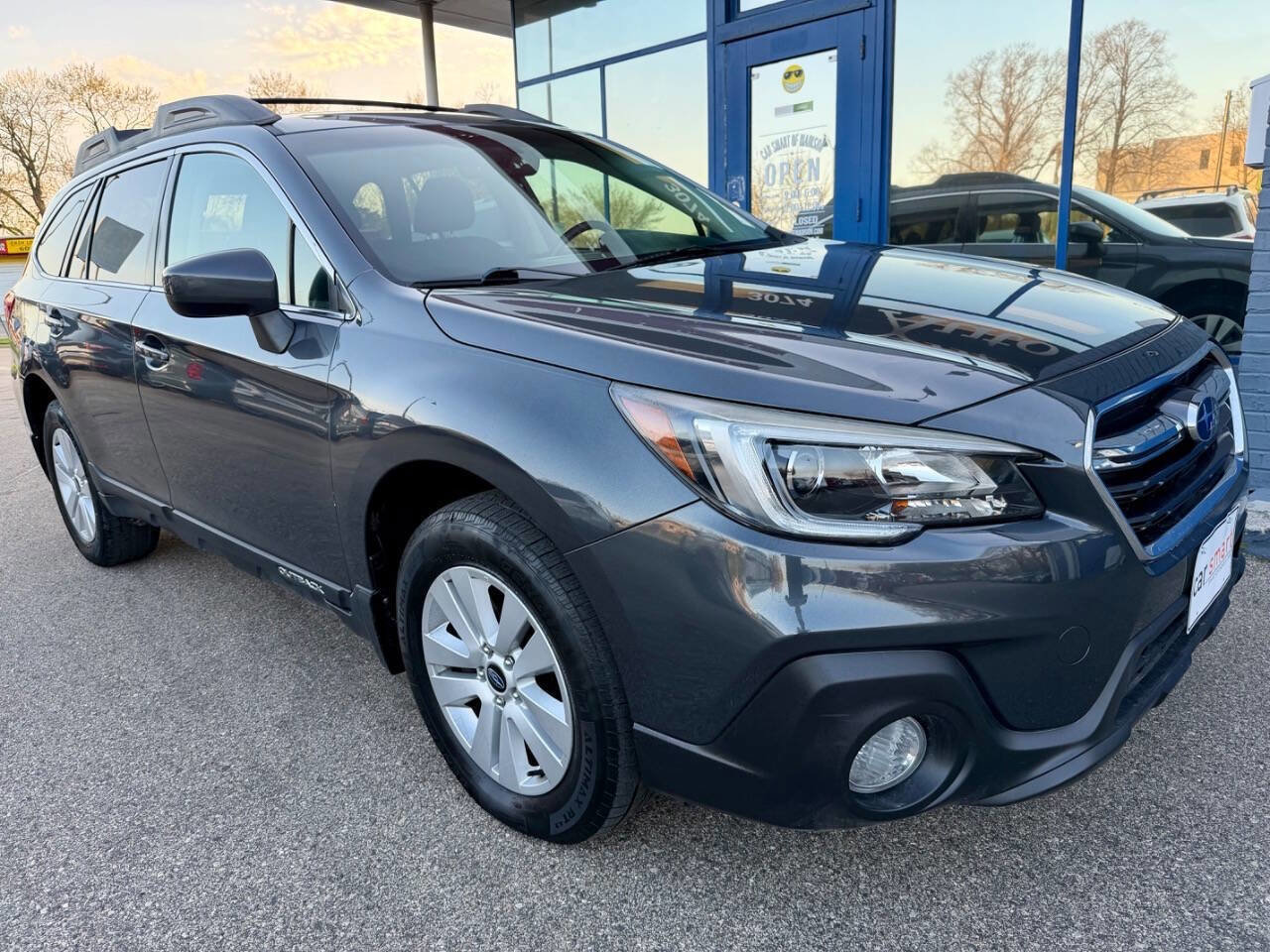 Used 2018 Subaru Outback 2.5i Premium AWD/4WD image 5