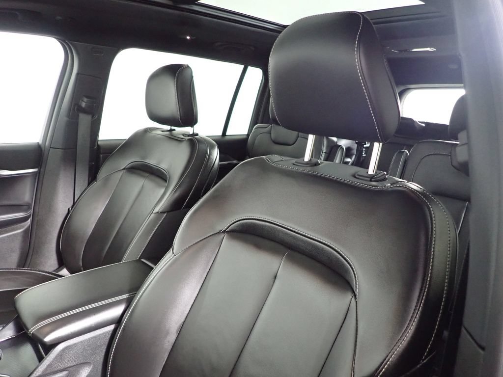 Used 2024 Jeep Grand Cherokee L Limited w/ Black Appearance Package AWD/4WD image 23