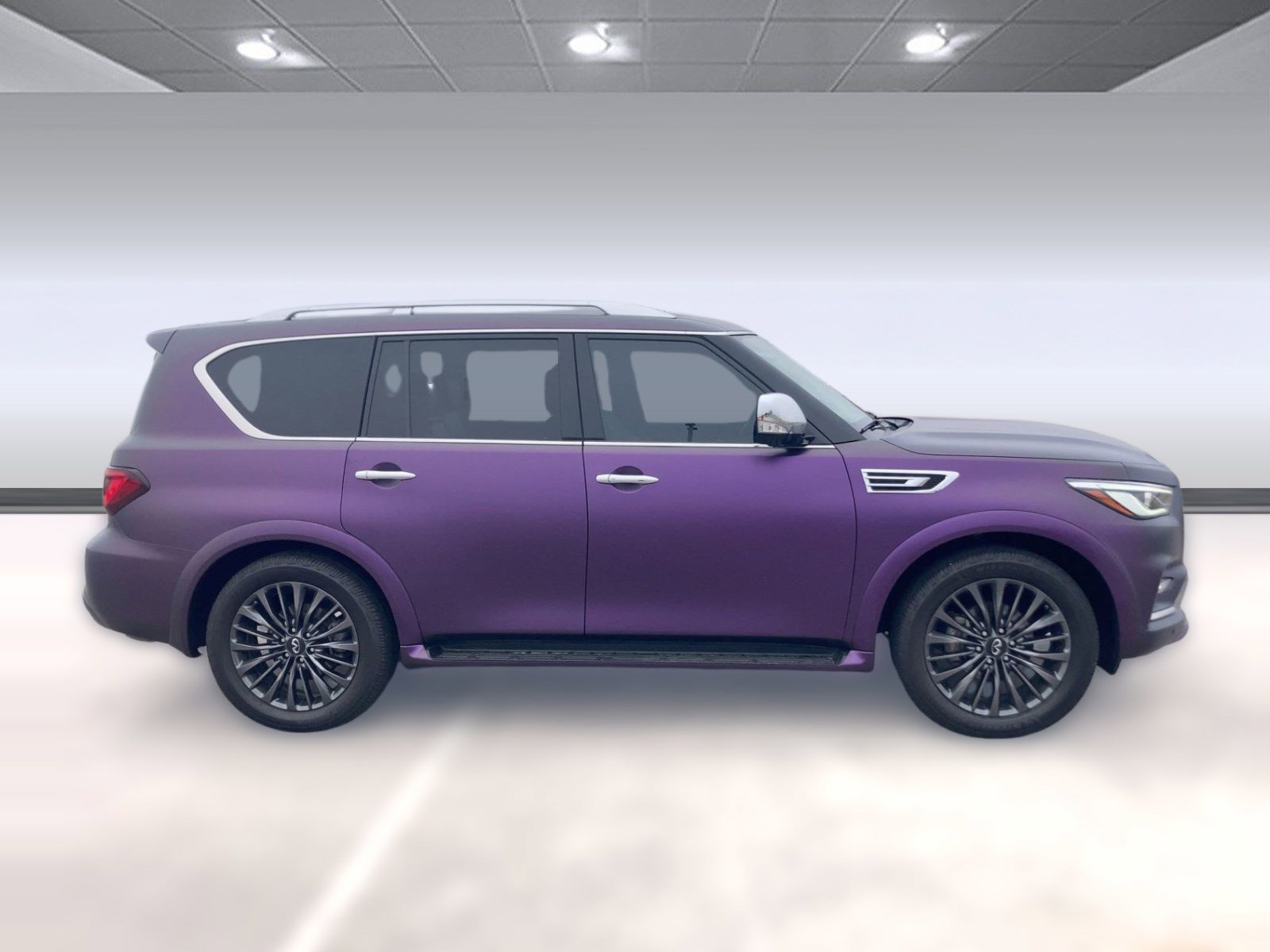 Used 2023 INFINITI QX80 Sensory w/ All-Season Package image 7